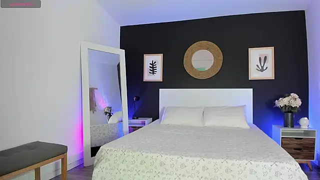 VioletPaket online show from 7, 3, 2026