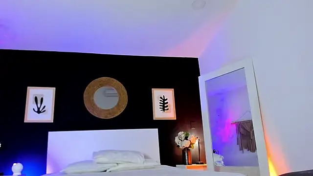 VioletPaket online show from 5, 12, 2025