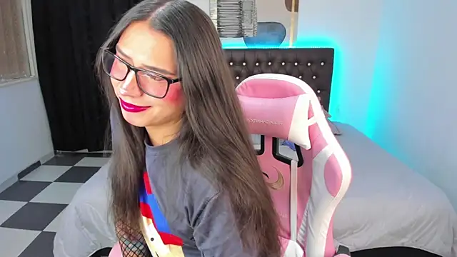 paula kawaiifu  online show from 3, 3, 2025