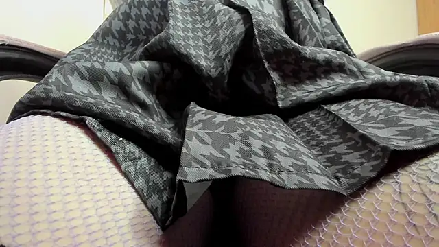 paula kawaiifu  online show from 5, 11, 2025