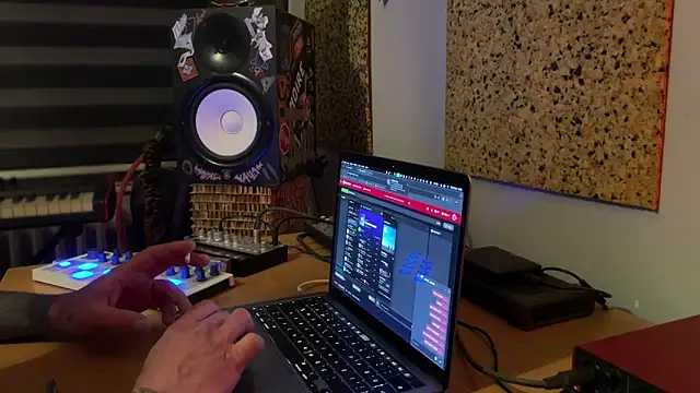 Snapshot of kameray12 chatting on 7, 3, 2025 kameray12 online show from 7, 3, 2025