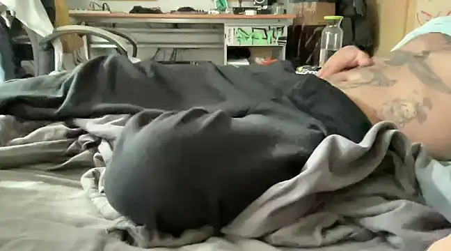 Snapshot of kameray12 chatting on 23, 2, 2025 kameray12 online show from 23, 2, 2025