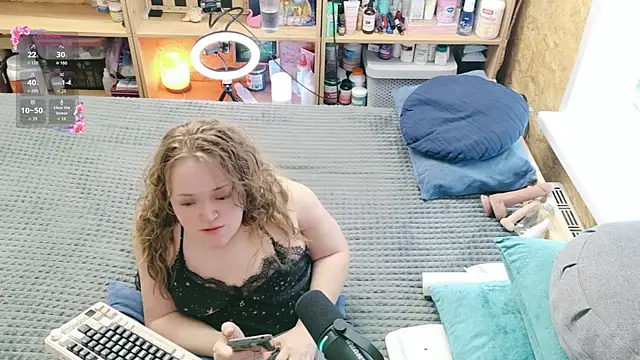 MiniNatalie online show from 5, 4, 2026