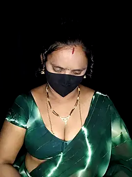 Snapshot of vintage-vibs chatting on 10, 2, 2026 vintage-vibs online show from 10, 2, 2026