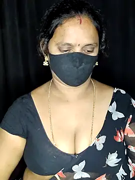 Snapshot of vintage-vibs chatting on 19, 5, 2026 vintage-vibs online show from 19, 5, 2026