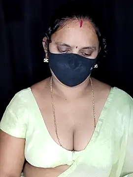 Snapshot of vintage-vibs chatting on 24, 5, 2026 vintage-vibs online show from 24, 5, 2026