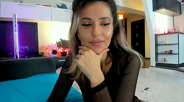 Snapshot of MissSmiley26 chatting on 19, 12, 2024 MissSmiley26 online show from 19, 12, 2024