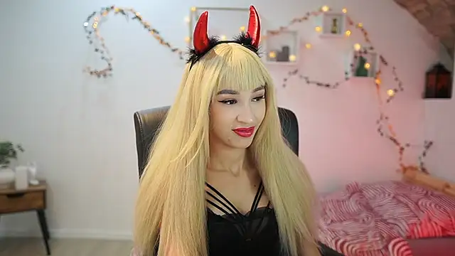 Amai  Liu online show from 31, 10, 2025