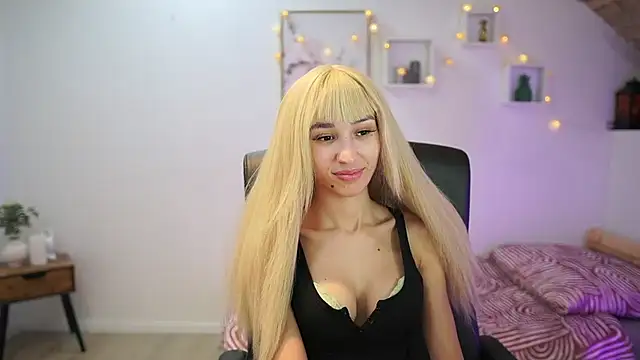 Amai  Liu online show from 2, 11, 2025