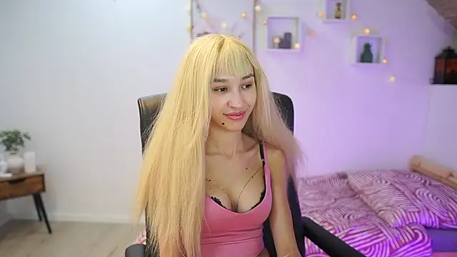 Amai  Liu online show from 19, 11, 2025