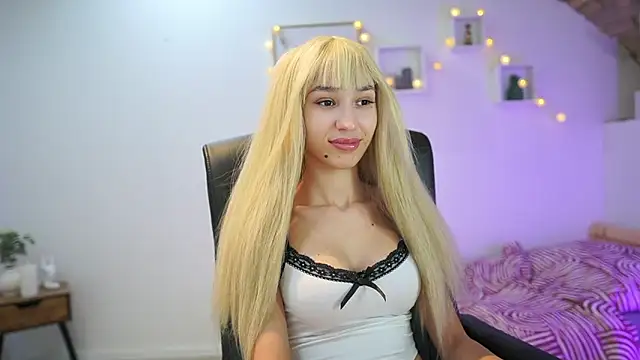 Amai  Liu online show from 24, 10, 2025