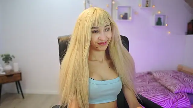 Amai  Liu online show from 13, 11, 2025