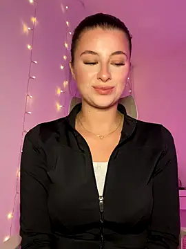 Mia-Minou online show from 22, 10, 2025