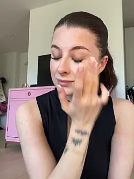 Mia-Minou online show from 5, 3, 2026