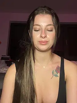 Mia-Minou online show from 10, 11, 2025