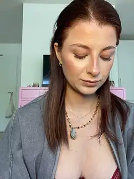 Mia-Minou online show from 21, 4, 2026