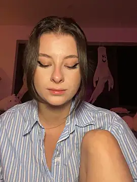 Mia-Minou online show from 16, 10, 2025