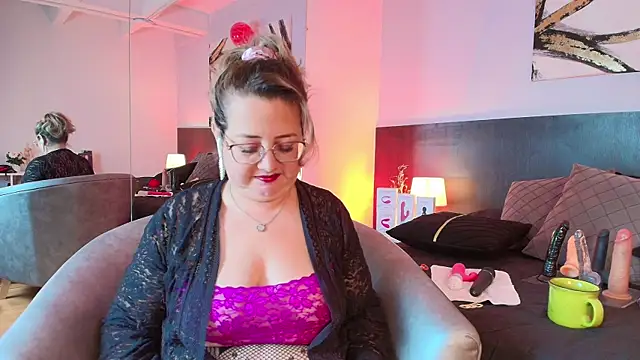 MartinaCaycedo online show from 25, 2, 2025