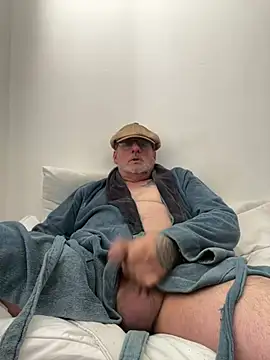 Snapshot of oldenglishguy chatting on 16, 5, 2026 oldenglishguy online show from 16, 5, 2026