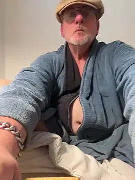 Snapshot of oldenglishguy chatting on 11, 5, 2026 oldenglishguy online show from 11, 5, 2026