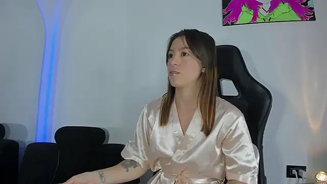 Snapshot of roxanne_jones1 chatting on 18, 6, 2026 roxanne jones1 online show from 18, 6, 2026