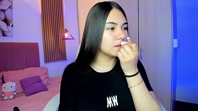 mia nevaeh online show from 18, 1, 2026