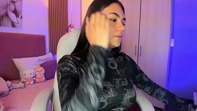 mia nevaeh online show from 10, 11, 2025