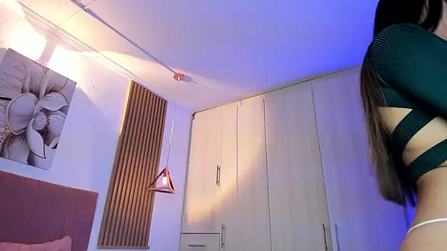 mia nevaeh online show from 20, 12, 2025