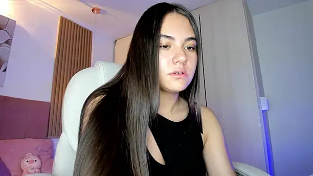Snapshot of mia_nevaeh chatting on 5, 5, 2026 mia nevaeh online show from 5, 5, 2026
