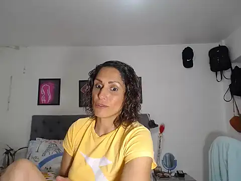 Corina hot online show from 2, 12, 2025