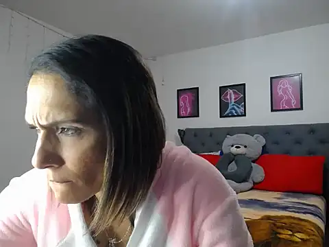 Corina hot online show from 13, 4, 2026