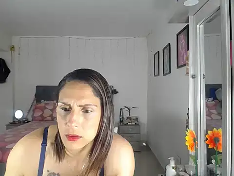 Snapshot of Corina_hot chatting on 3, 10, 2025 Corina hot online show from 3, 10, 2025