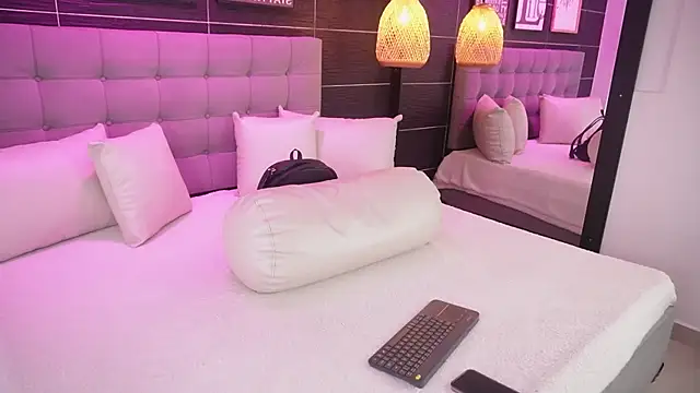 Snapshot of Bella_TS_ chatting on 20, 3, 2025 Bella TS online show from 20, 3, 2025