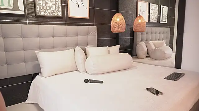 Snapshot of Bella_TS_ chatting on 23, 9, 2025 Bella TS online show from 23, 9, 2025