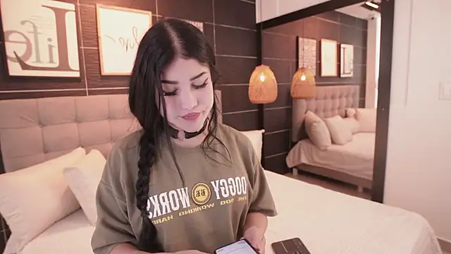Bella TS  online show from 19, 6, 2026