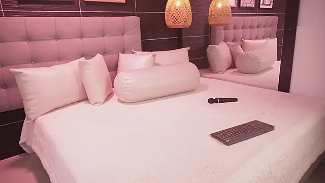 Bella TS  online show from 16, 12, 2025