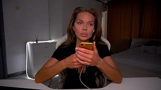 Snapshot of Evelinka chatting on 28, 5, 2026 Evelinka online show from 28, 5, 2026