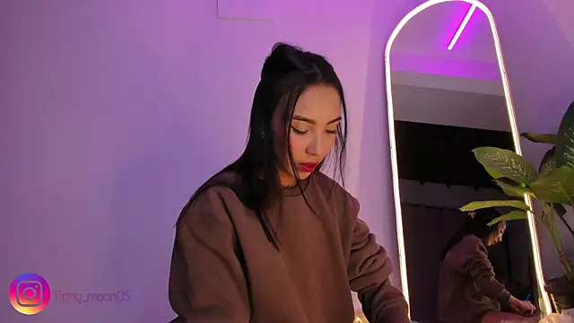 tinymoon- online show from 8, 3, 2025