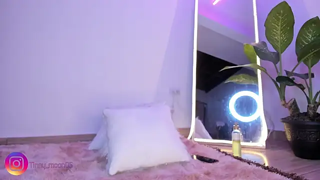 tinymoon- online show from 13, 3, 2025