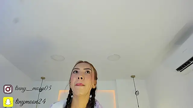 tinymoon- online show from 8, 2, 2025