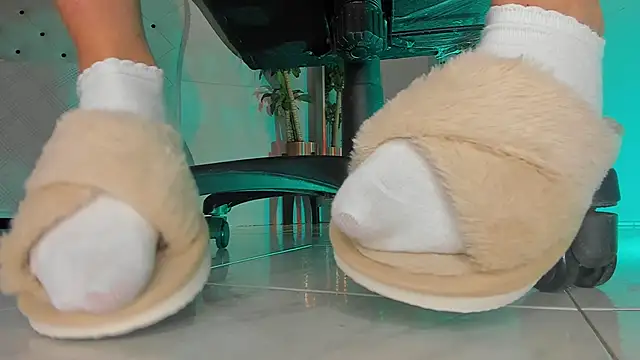 charlotte  grey online show from 20, 12, 2025