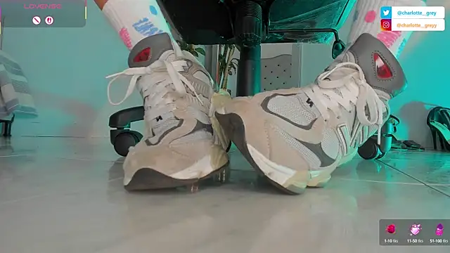 charlotte  grey online show from 13, 10, 2025