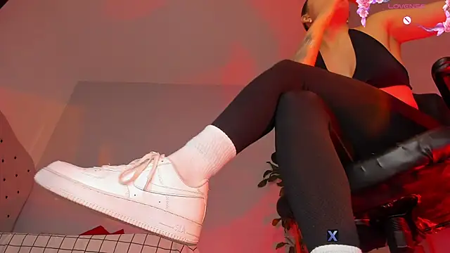 charlotte  grey online show from 8, 4, 2026