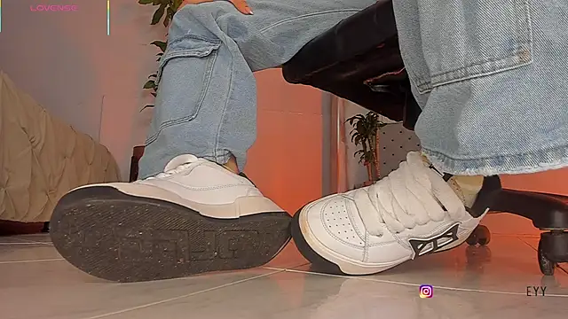 charlotte  grey online show from 15, 11, 2025