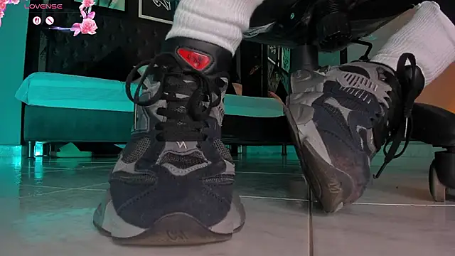 charlotte  grey online show from 13, 2, 2026