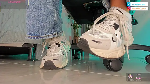 charlotte  grey online show from 15, 10, 2025