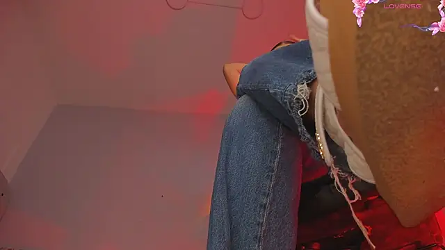 charlotte  grey online show from 26, 3, 2026