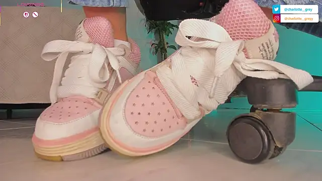 charlotte  grey online show from 21, 10, 2025