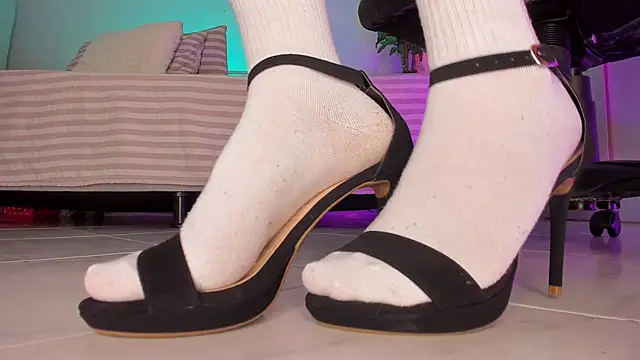 charlotte  grey online show from 12, 10, 2025