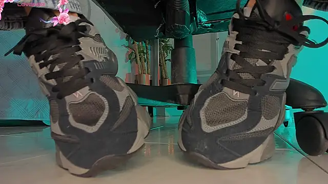 charlotte  grey online show from 8, 1, 2026